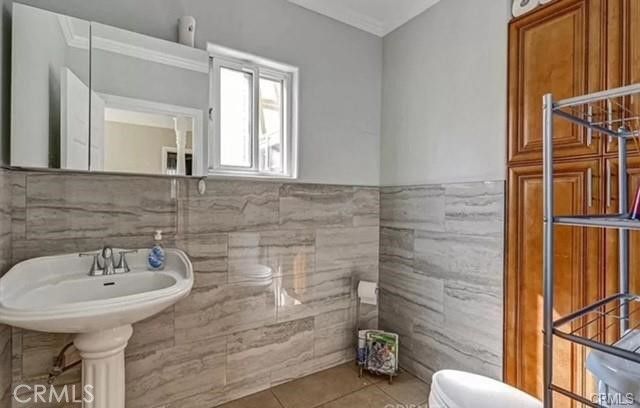 6732 Farmdale, North Hollywood (los Angeles), CA 91606