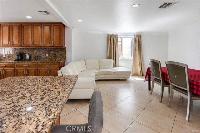 6732 Farmdale, North Hollywood (los Angeles), CA 91606