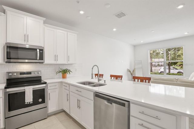 10245 HIGHLINE CREST STREET, Orlando, FL 32832