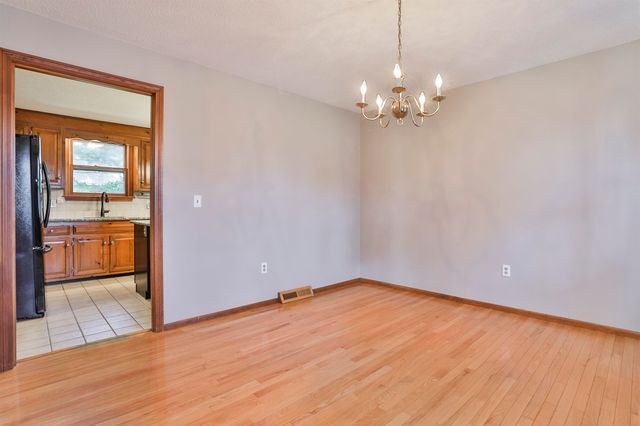 28 Danbury Road, Nashua, NH 03064