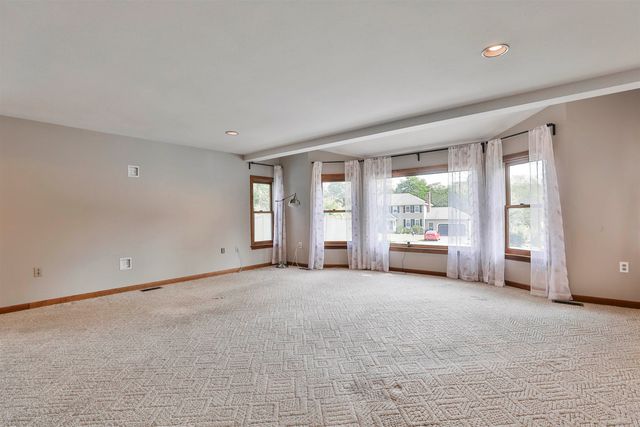 28 Danbury Road, Nashua, NH 03064