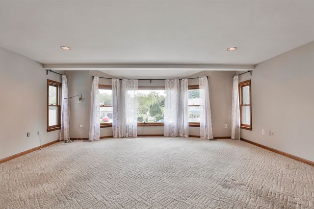 28 Danbury Road, Nashua, NH 03064