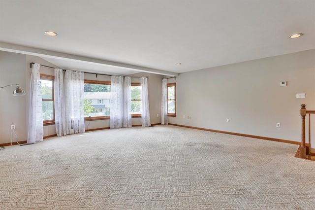 28 Danbury Road, Nashua, NH 03064