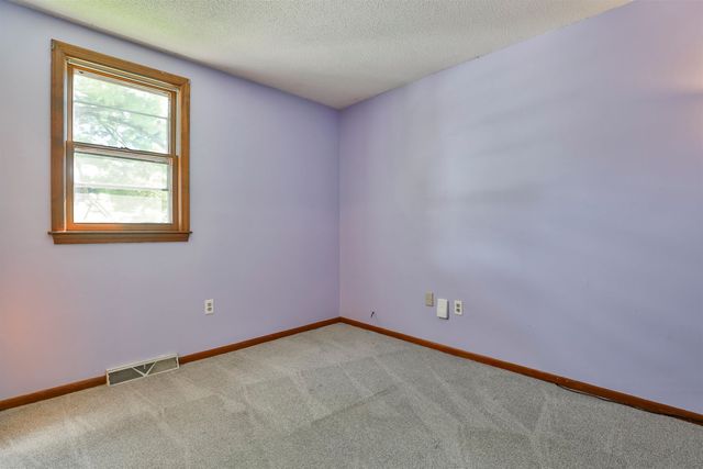 28 Danbury Road, Nashua, NH 03064