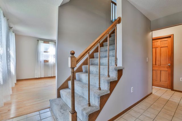 28 Danbury Road, Nashua, NH 03064