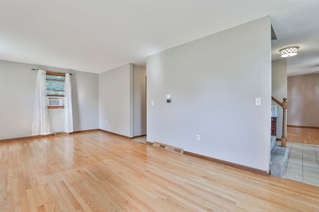 28 Danbury Road, Nashua, NH 03064