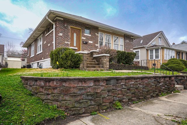 913 Oakland Avenue, Joliet, IL 60435