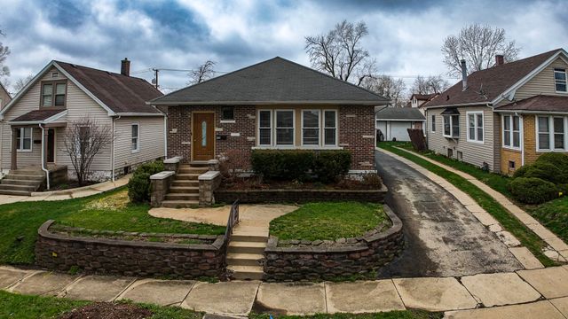 913 Oakland Avenue, Joliet, IL 60435