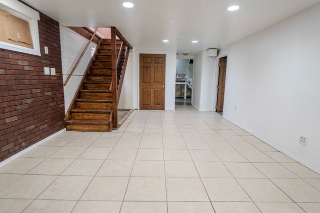 913 Oakland Avenue, Joliet, IL 60435