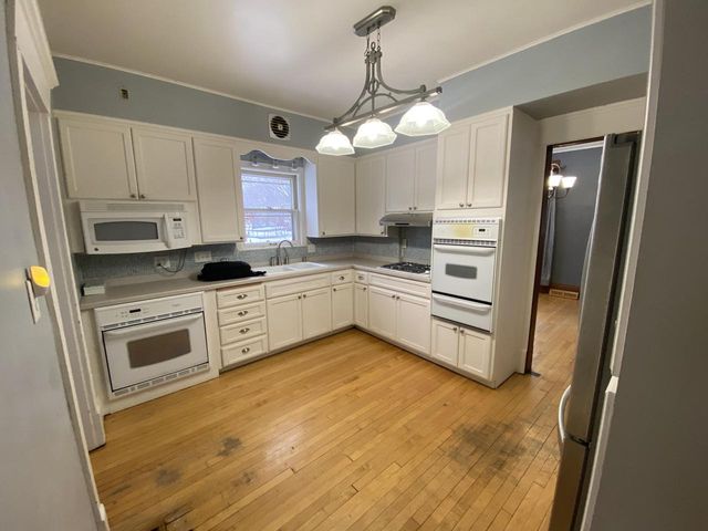 441 Hawthorn STREET, Burlington, WI 53105