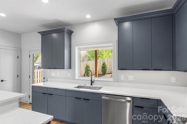 34 Fern Street, Asheville, NC 28803