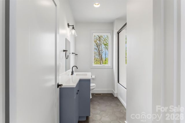 34 Fern Street, Asheville, NC 28803