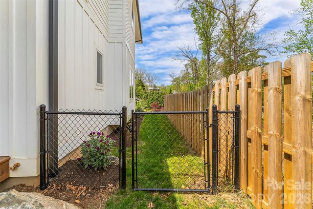 34 Fern Street, Asheville, NC 28803