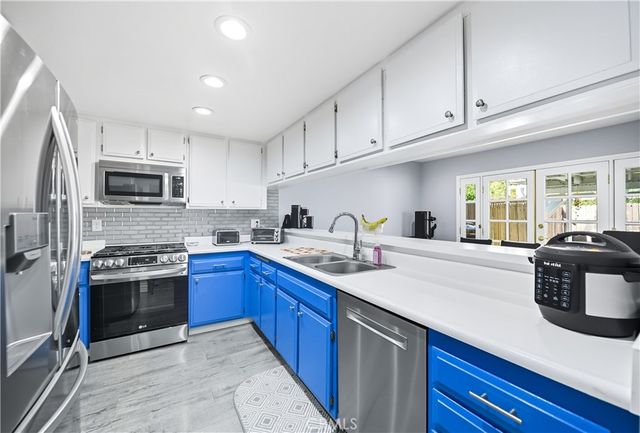2450 Stow, Simi Valley, CA 93063