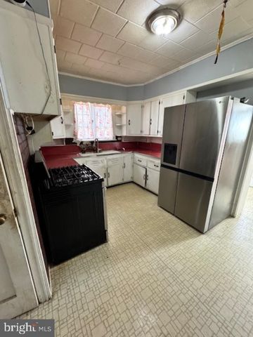 1136 STIRLING ST, Coatesville, PA 19320