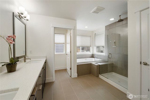 916 SW 341st St, Federal Way, WA 98023