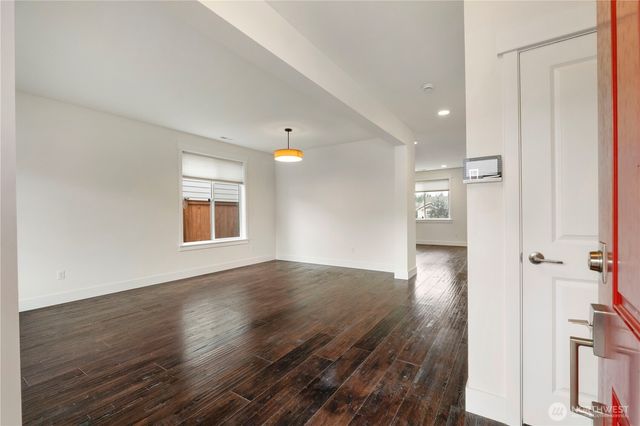 916 SW 341st St, Federal Way, WA 98023