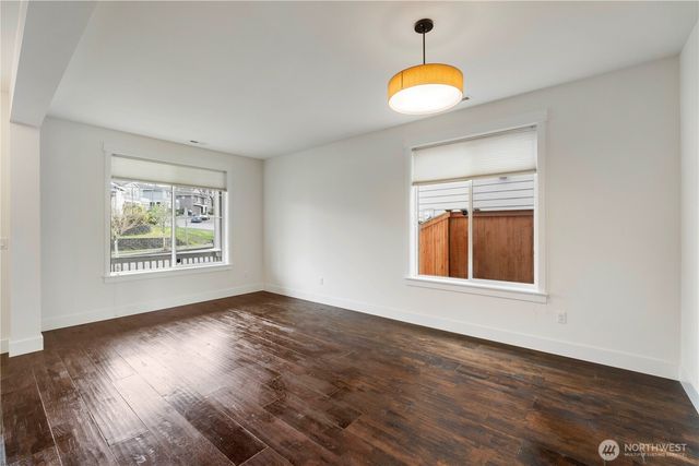 916 SW 341st St, Federal Way, WA 98023