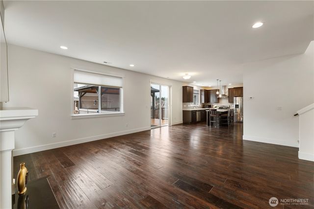 916 SW 341st St, Federal Way, WA 98023