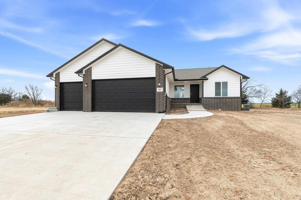 907 W 17th, Harper, KS 67058