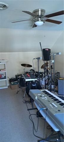 10401 Hamlin Pl, Chester, VA 23831