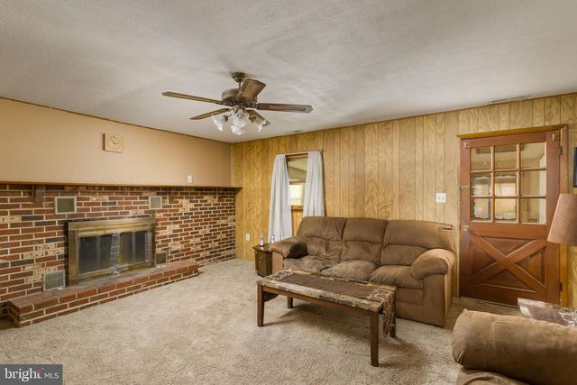 813 MOUNT RD, Burlington, NJ 08016