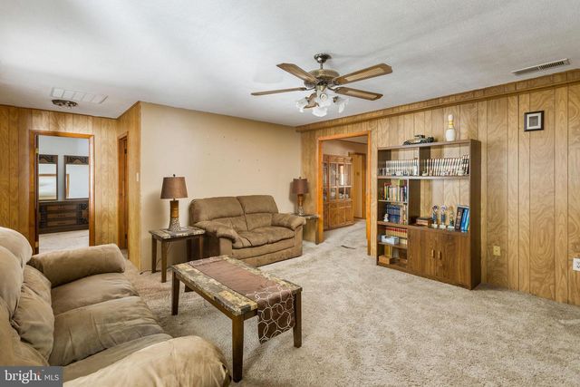 813 MOUNT RD, Burlington, NJ 08016