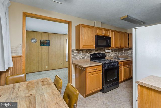 813 MOUNT RD, Burlington, NJ 08016