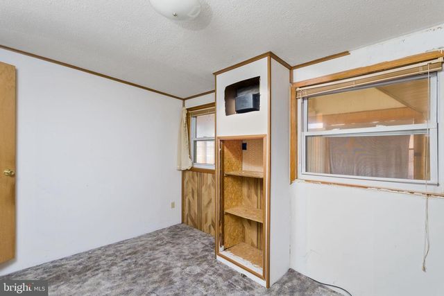 813 MOUNT RD, Burlington, NJ 08016