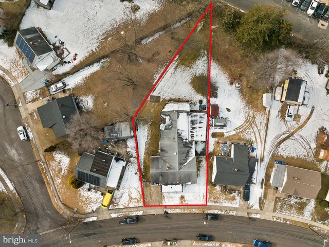 813 MOUNT RD, Burlington, NJ 08016