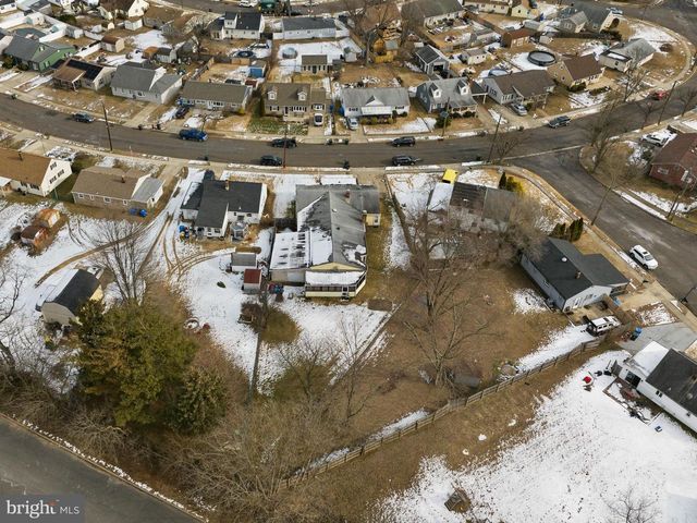 813 MOUNT RD, Burlington, NJ 08016