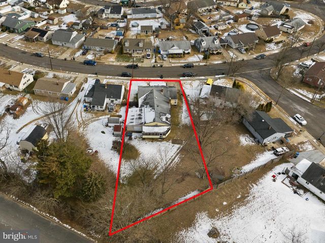 813 MOUNT RD, Burlington, NJ 08016