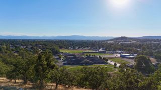 277 Cambridge Terrace, Eagle Point, OR 97524