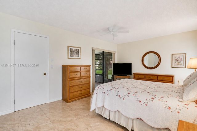 3449 Shadow Wood Dr, Green Acres, FL 33463