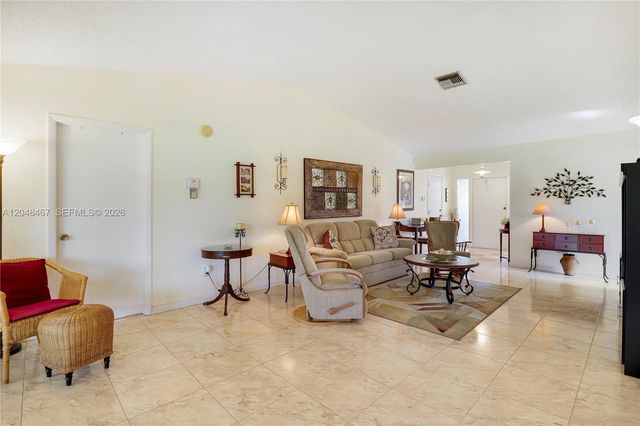 3449 Shadow Wood Dr, Green Acres, FL 33463