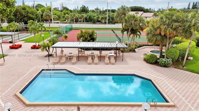 3449 Shadow Wood Dr, Green Acres, FL 33463