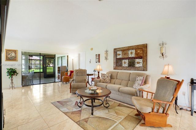 3449 Shadow Wood Dr, Green Acres, FL 33463