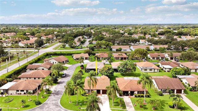 3449 Shadow Wood Dr, Green Acres, FL 33463