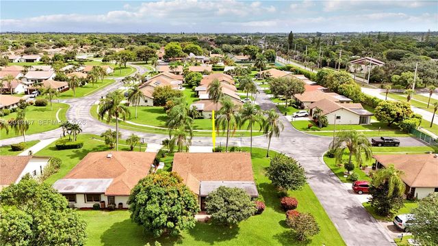 3449 Shadow Wood Dr, Green Acres, FL 33463