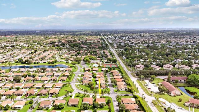 3449 Shadow Wood Dr, Green Acres, FL 33463