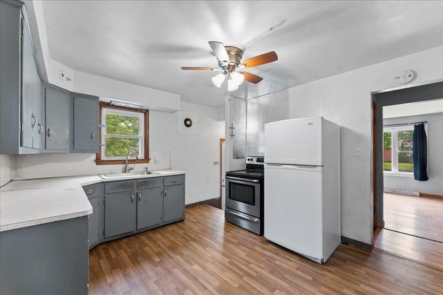 1917 FARLIN AVENUE, Green Bay, WI 54302