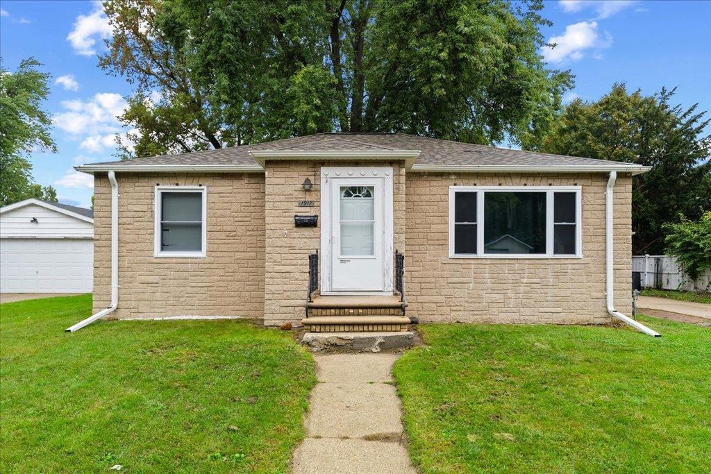 1917 FARLIN AVENUE, Green Bay, WI 54302