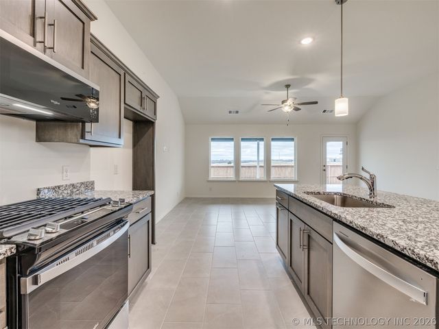3501 E 153rd Street S, Bixby, OK 74008