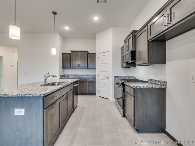 3501 E 153rd Street S, Bixby, OK 74008