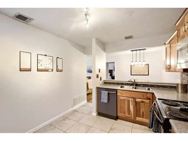 2330 E Fremont Ave 19-J, Centennial, CO 80122