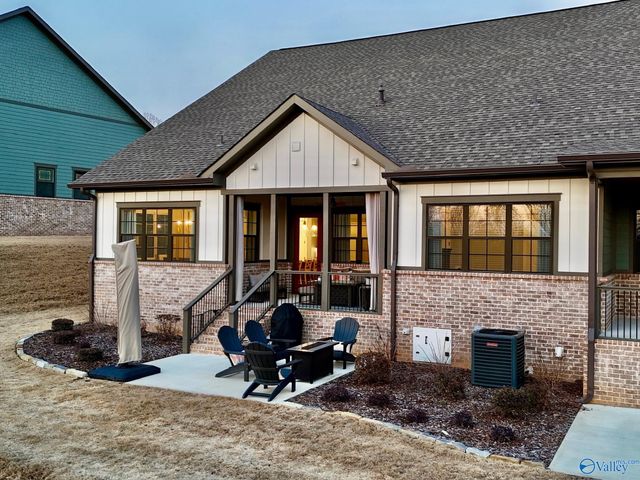 148 Whistling Straits Way, Guntersville, AL 35976