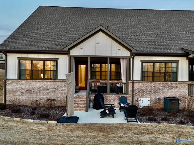 148 Whistling Straits Way, Guntersville, AL 35976