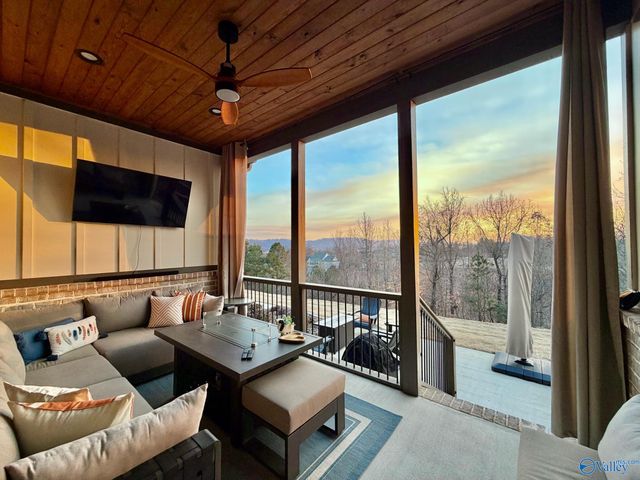 148 Whistling Straits Way, Guntersville, AL 35976