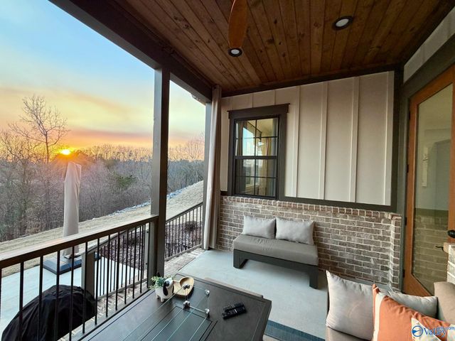 148 Whistling Straits Way, Guntersville, AL 35976