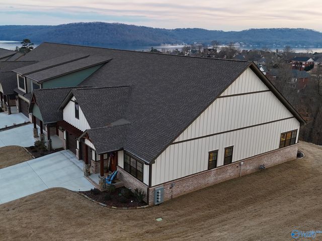 148 Whistling Straits Way, Guntersville, AL 35976
